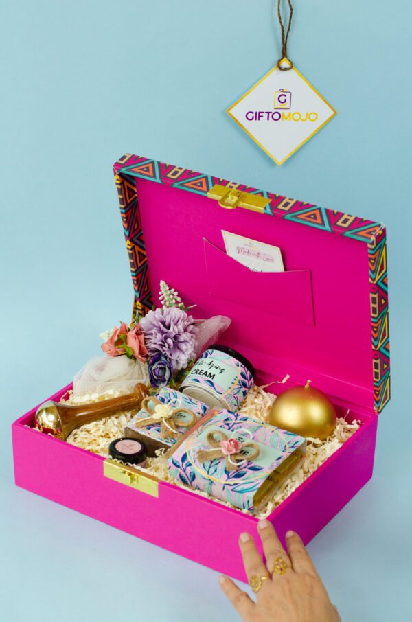 Diwali Beauty Gift Box Gift Hampers in Gurgaon Delhi NCR Noida India Gift Hampers in Gurgaon Delhi NCR Noida India