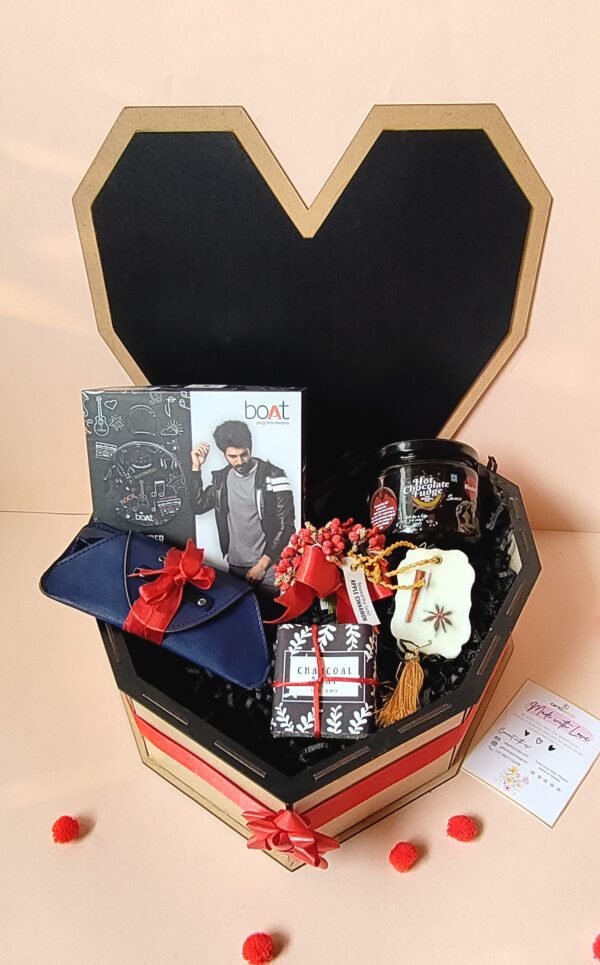 Valentine's Men's Premium Gift Hampers in Gurgaon Delhi NCR Noida India